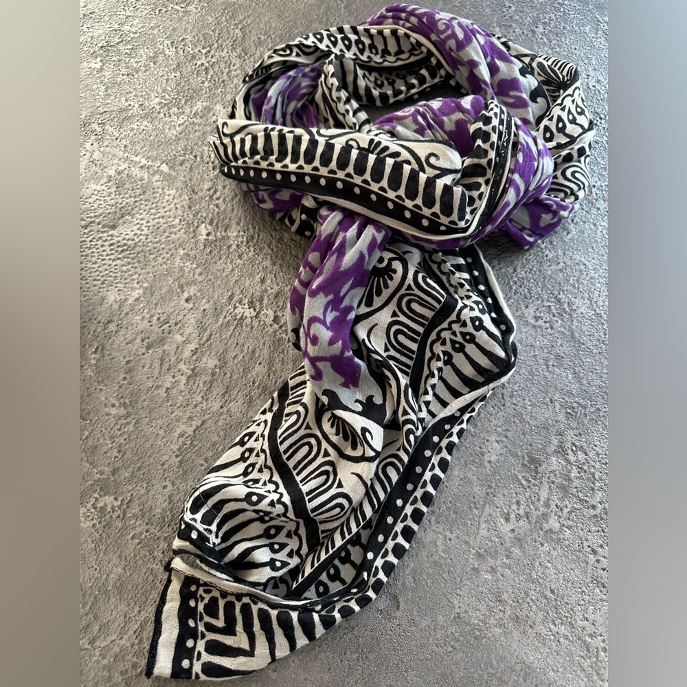 Elegant Black and Purple Patterned Scarf